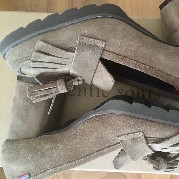 Women Callaghan Suede Tassel Heel Shoes - Picture 3 of 8